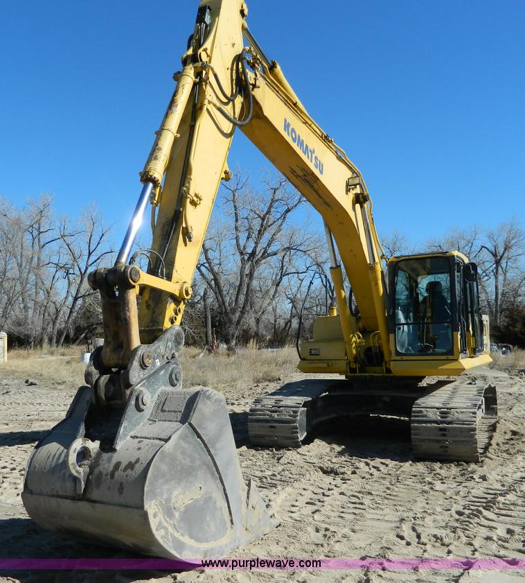 image for item H2273 2003 Komatsu PC200LC-7 excavator