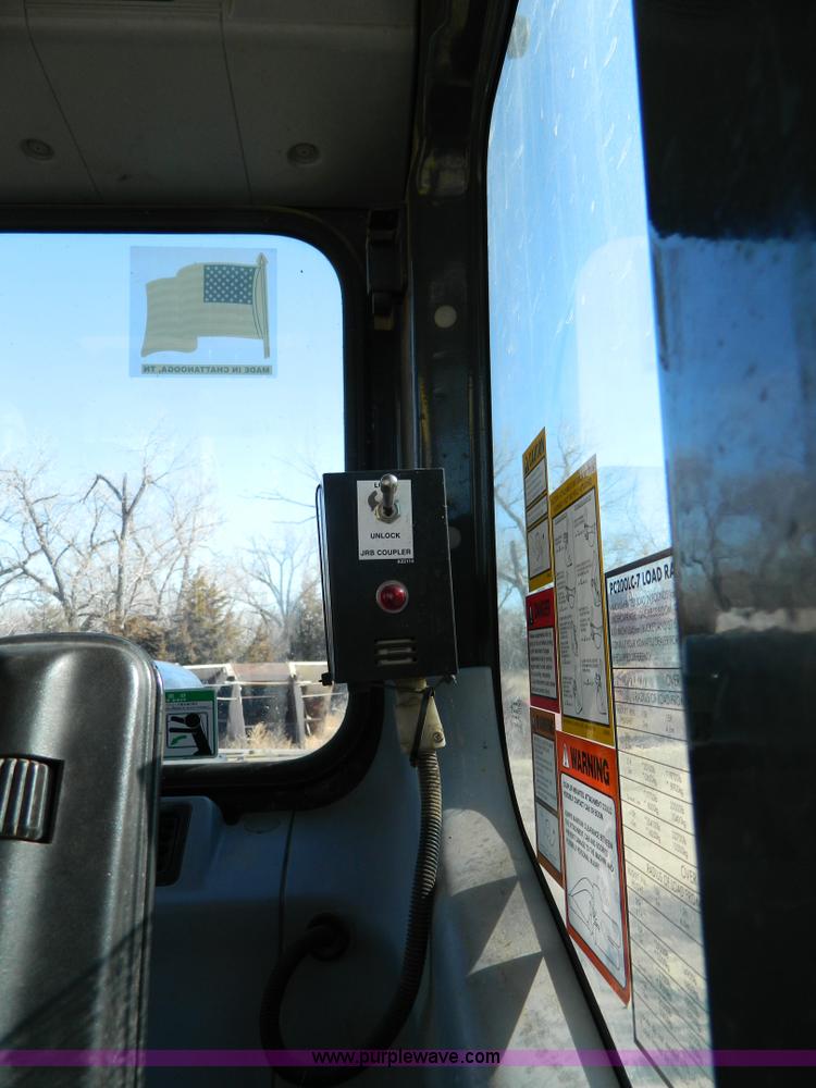 image for item H2273 2003 Komatsu PC200LC-7 excavator