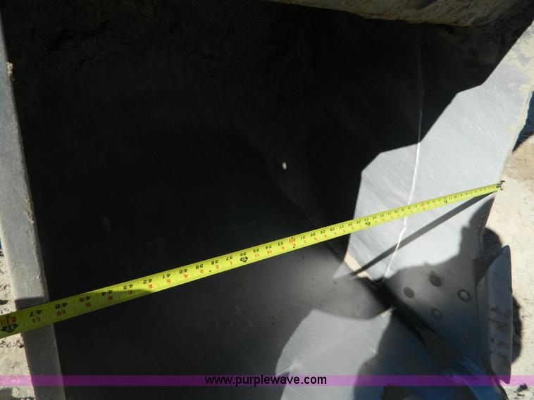 image for item H2273 2003 Komatsu PC200LC-7 excavator