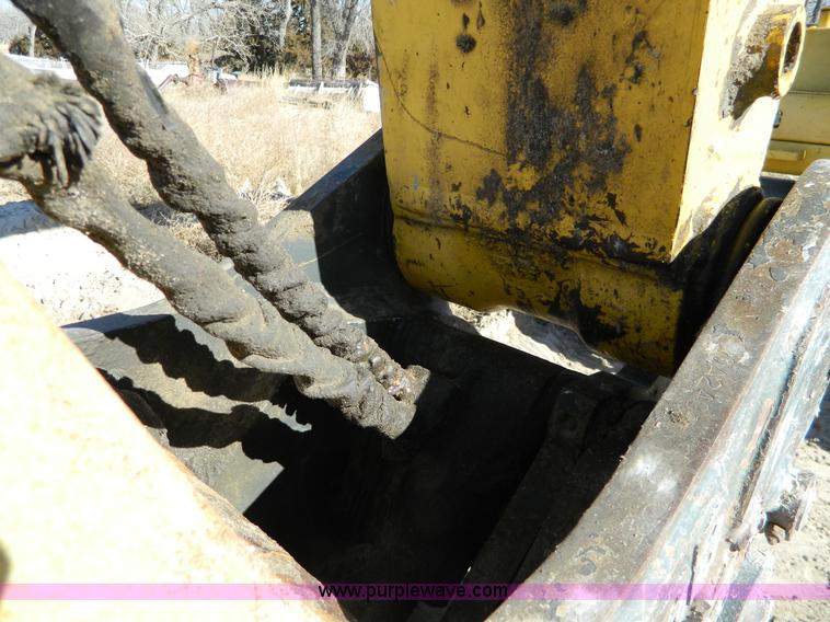 image for item H2273 2003 Komatsu PC200LC-7 excavator