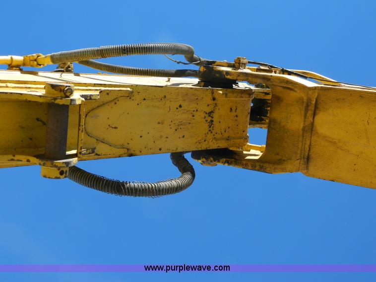 image for item H2273 2003 Komatsu PC200LC-7 excavator