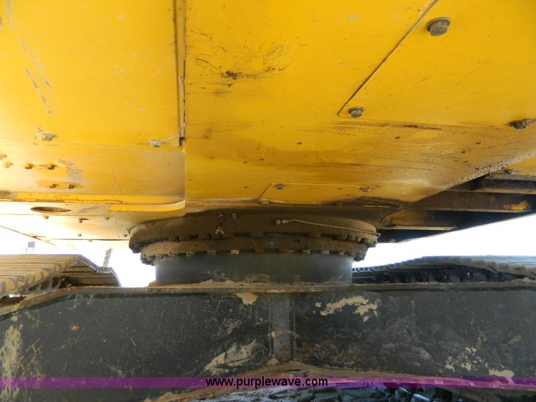 image for item H2273 2003 Komatsu PC200LC-7 excavator