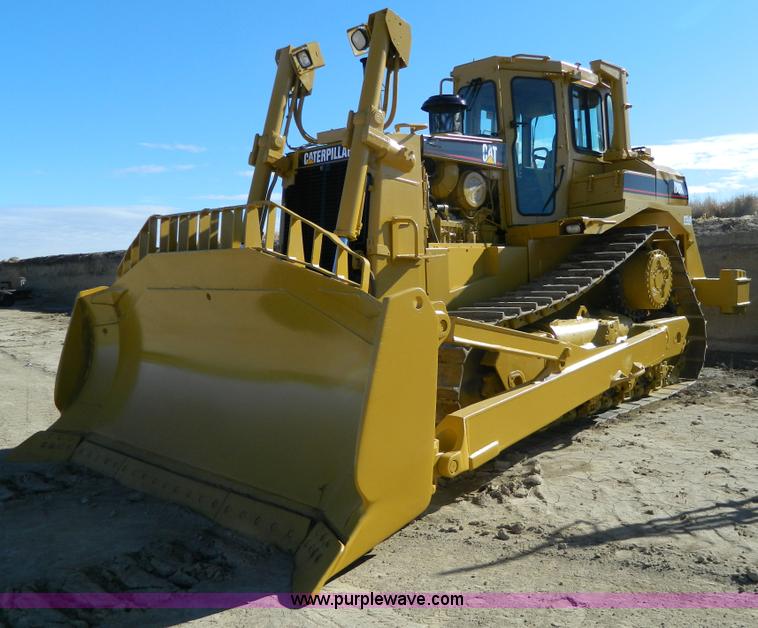 image for item H2275 1998 Caterpillar D8R dozer