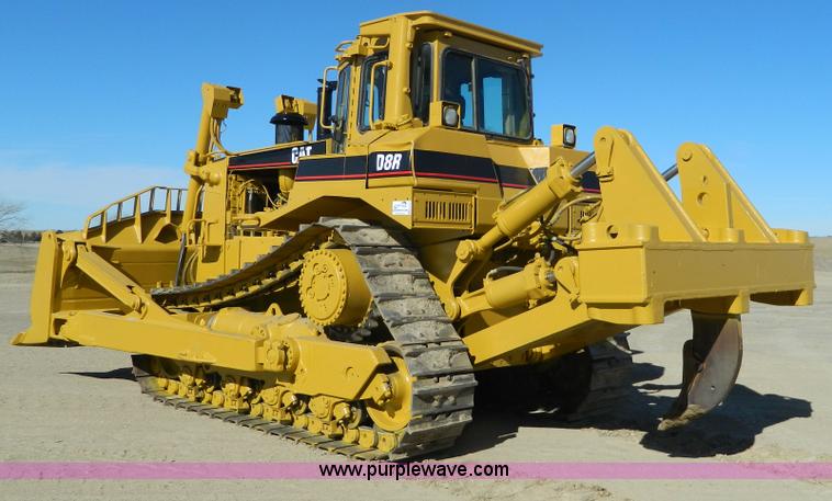 image for item H2275 1998 Caterpillar D8R dozer