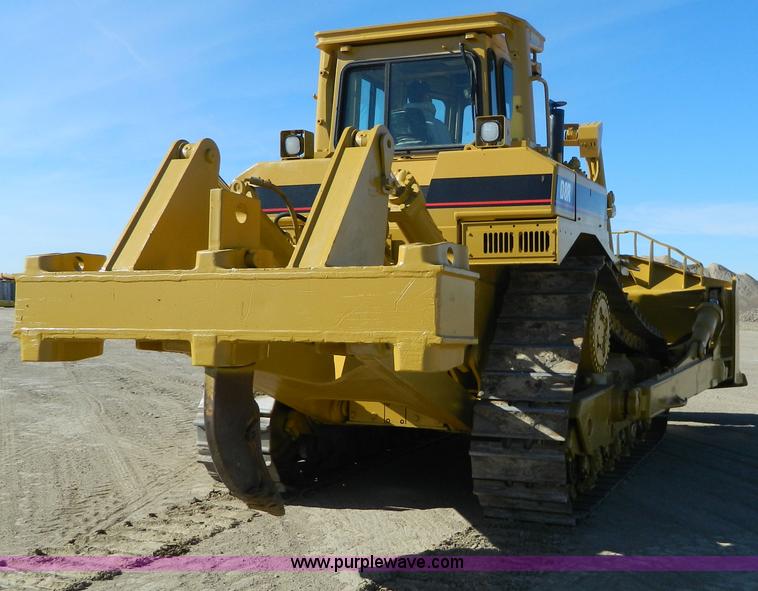 image for item H2275 1998 Caterpillar D8R dozer
