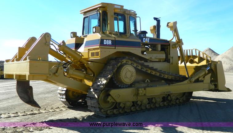 image for item H2275 1998 Caterpillar D8R dozer