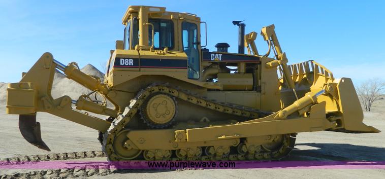 image for item H2275 1998 Caterpillar D8R dozer