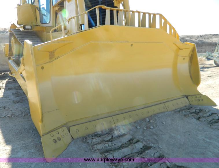 image for item H2275 1998 Caterpillar D8R dozer