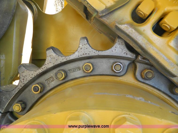 image for item H2275 1998 Caterpillar D8R dozer