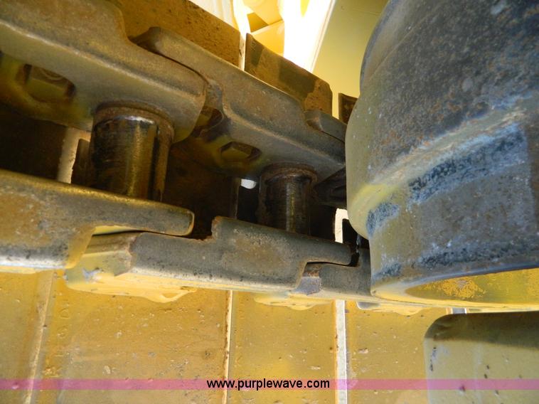 image for item H2275 1998 Caterpillar D8R dozer