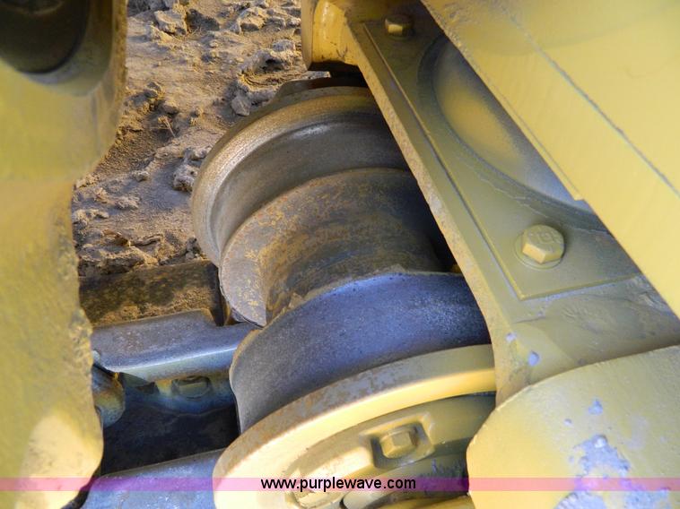 image for item H2275 1998 Caterpillar D8R dozer