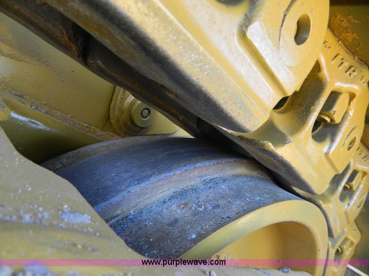 image for item H2275 1998 Caterpillar D8R dozer