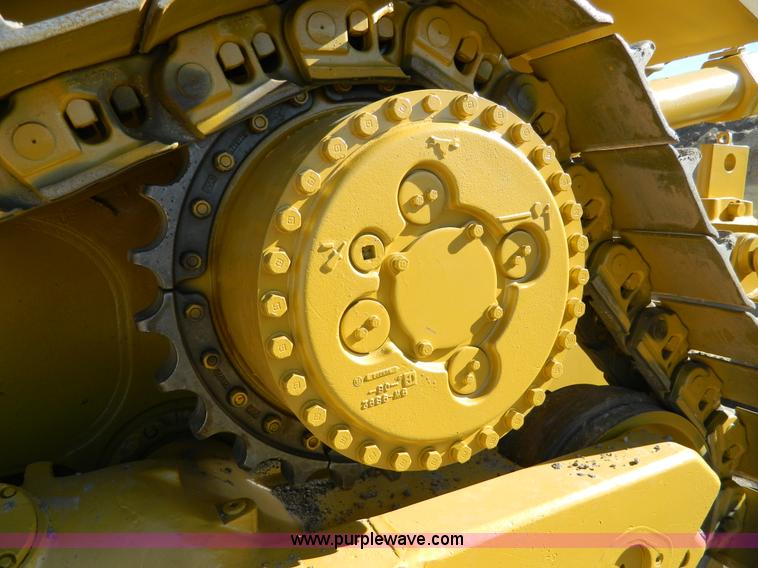 image for item H2275 1998 Caterpillar D8R dozer