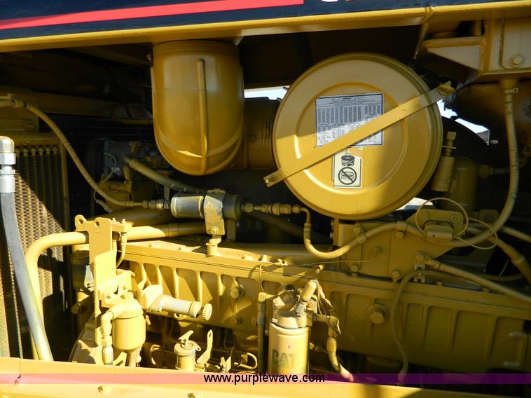 image for item H2275 1998 Caterpillar D8R dozer