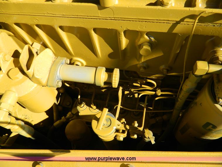 image for item H2275 1998 Caterpillar D8R dozer