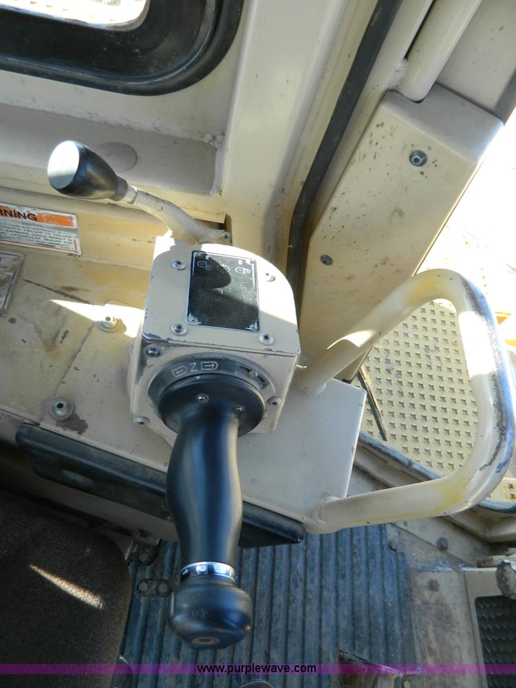 image for item H2275 1998 Caterpillar D8R dozer