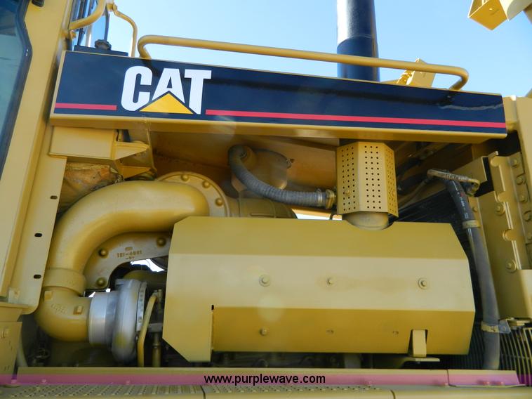 image for item H2275 1998 Caterpillar D8R dozer