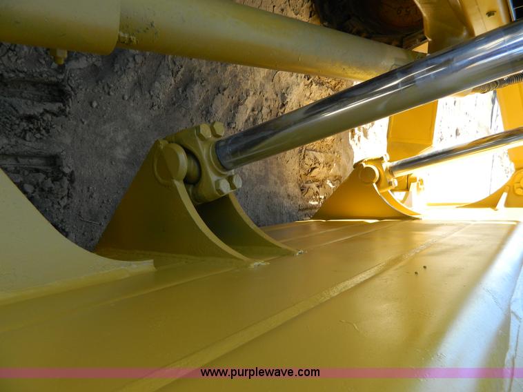 image for item H2275 1998 Caterpillar D8R dozer