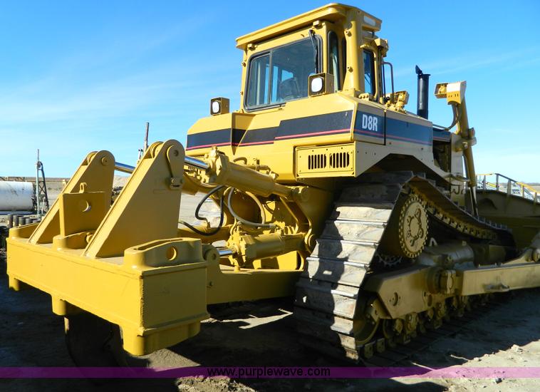 image for item H2275 1998 Caterpillar D8R dozer