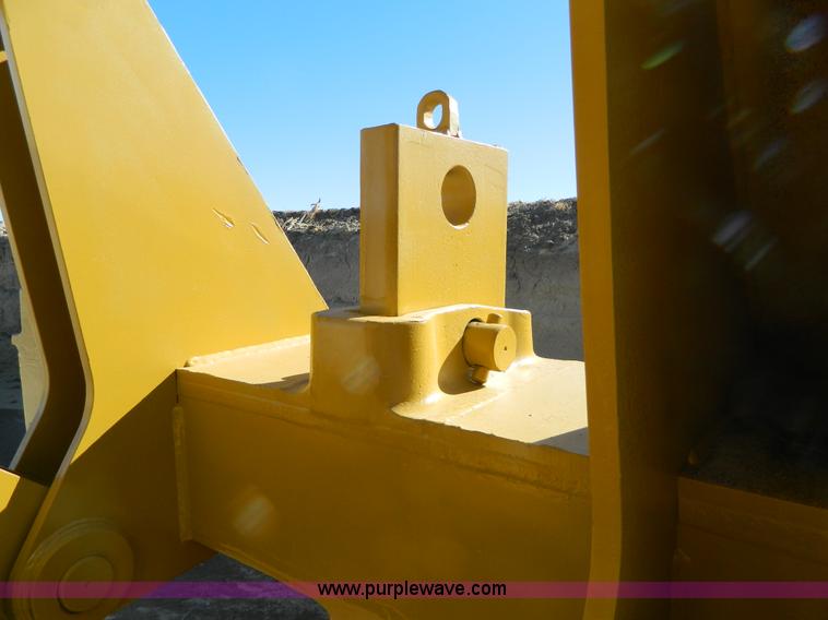 image for item H2275 1998 Caterpillar D8R dozer