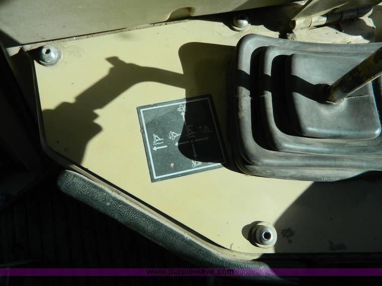 image for item H2275 1998 Caterpillar D8R dozer