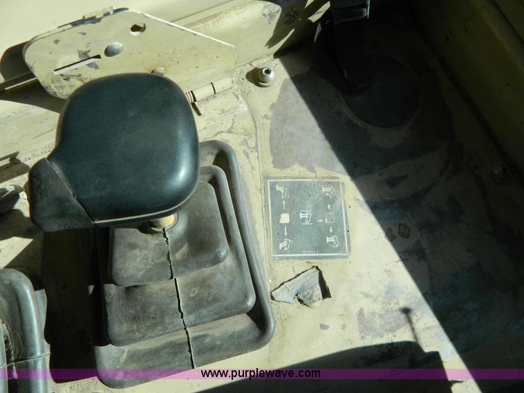 image for item H2275 1998 Caterpillar D8R dozer