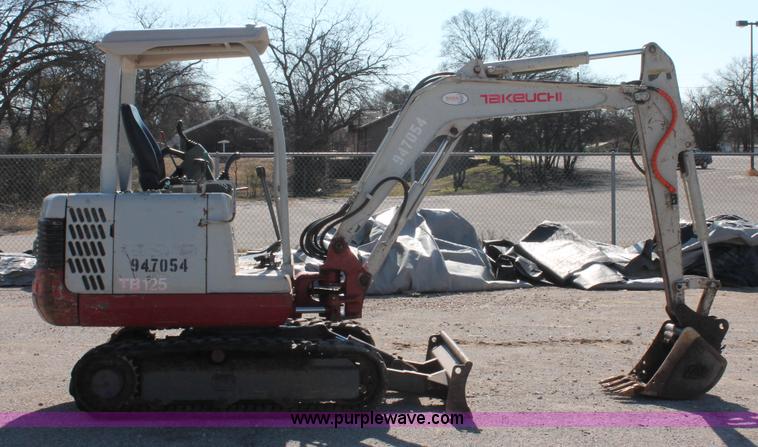 image for item H5936 2007 Takeuchi TB125 compact excavator