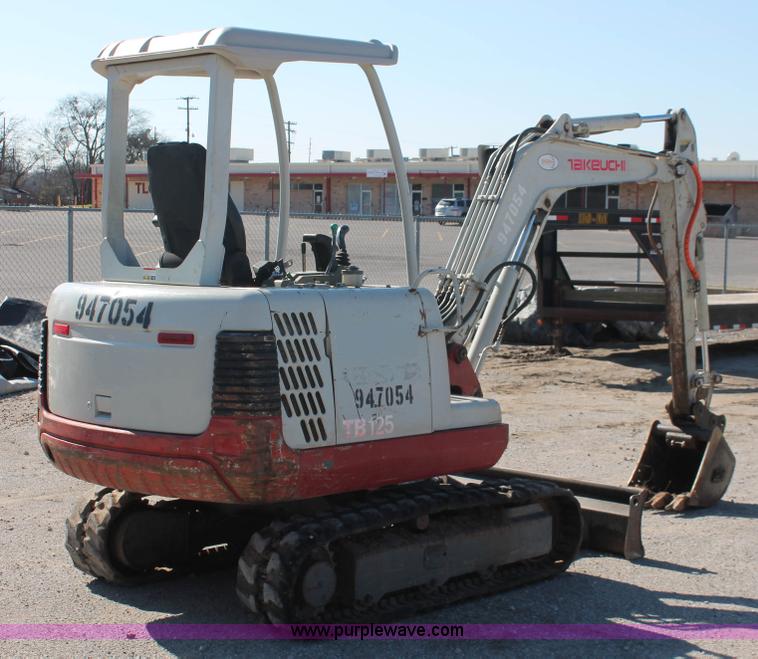 image for item H5936 2007 Takeuchi TB125 compact excavator