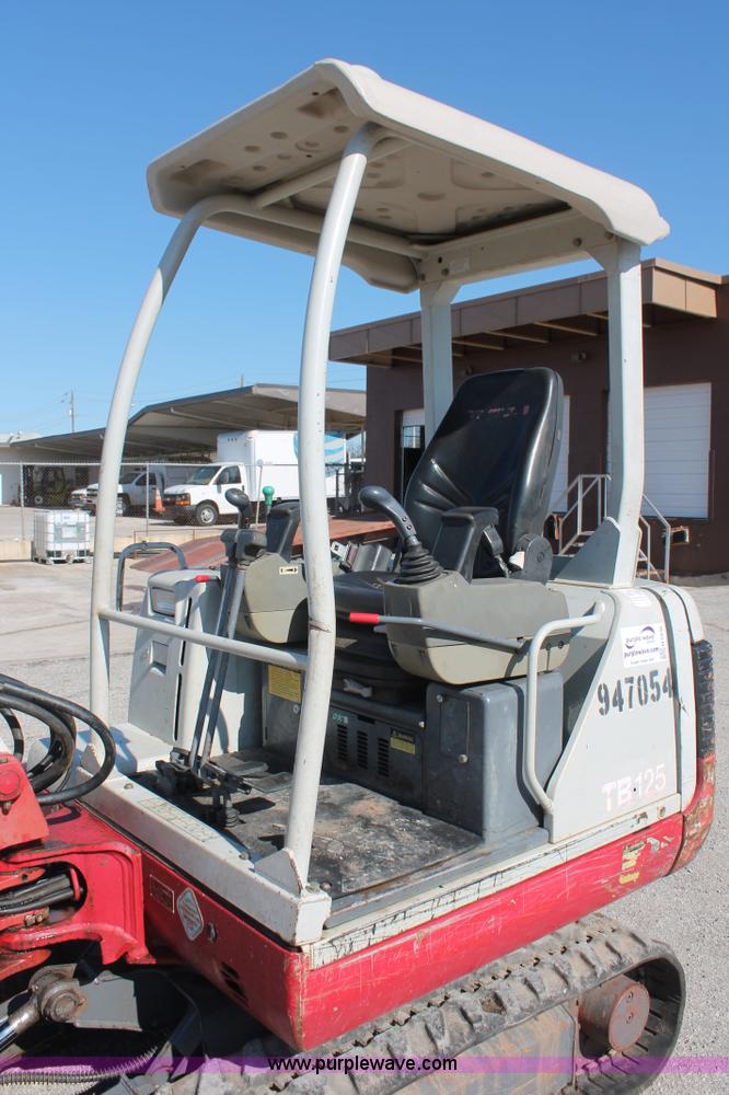 image for item H5936 2007 Takeuchi TB125 compact excavator