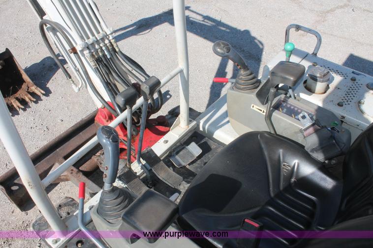 image for item H5936 2007 Takeuchi TB125 compact excavator