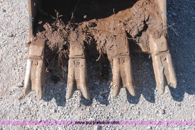 image for item H5936 2007 Takeuchi TB125 compact excavator