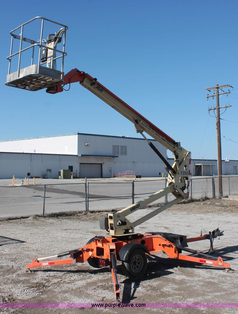 image for item H5938 2007 JLG T350 Tow-Pro boom lift