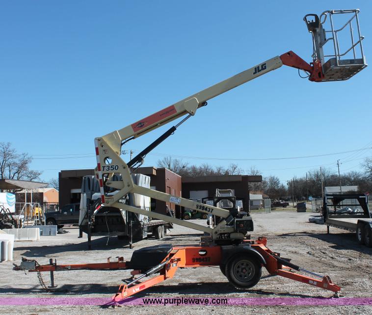 image for item H5938 2007 JLG T350 Tow-Pro boom lift