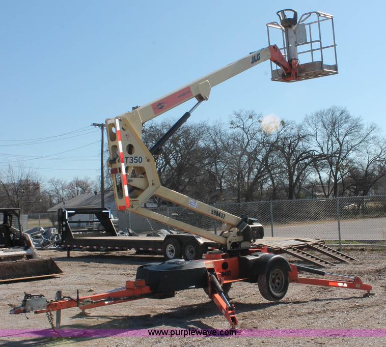 image for item H5938 2007 JLG T350 Tow-Pro boom lift