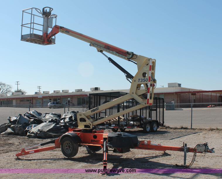 image for item H5938 2007 JLG T350 Tow-Pro boom lift