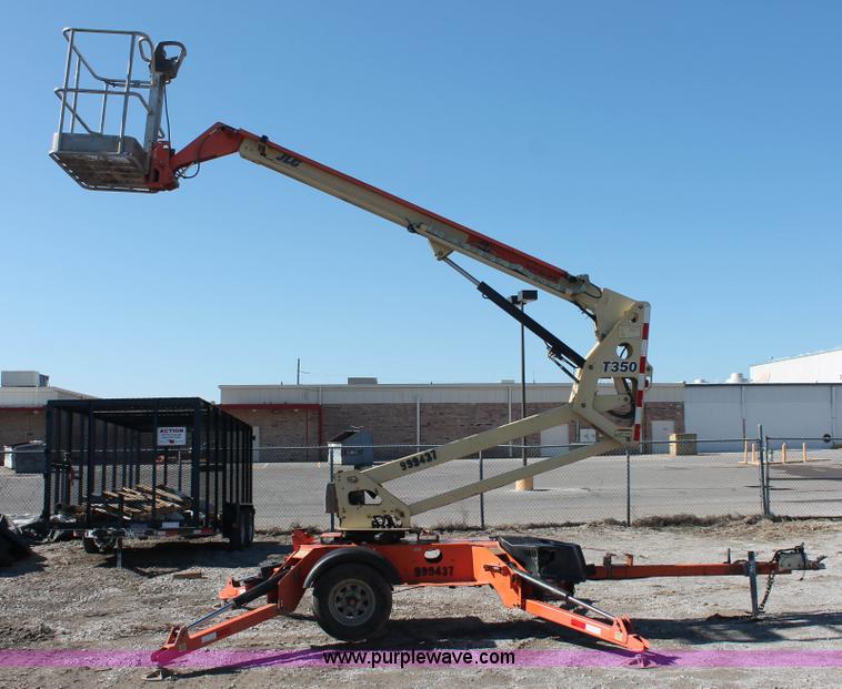image for item H5938 2007 JLG T350 Tow-Pro boom lift