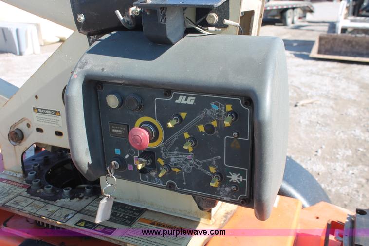 image for item H5938 2007 JLG T350 Tow-Pro boom lift