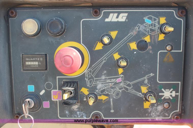 image for item H5938 2007 JLG T350 Tow-Pro boom lift