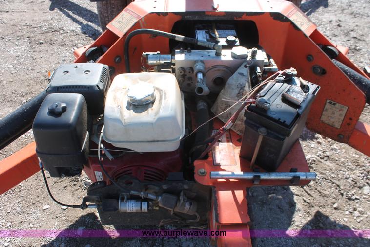 image for item H5938 2007 JLG T350 Tow-Pro boom lift