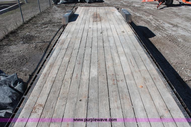 image for item H5940 2007 Load Max trailer