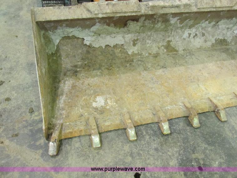 image for item H7596 2012 Case TV380 skid steer