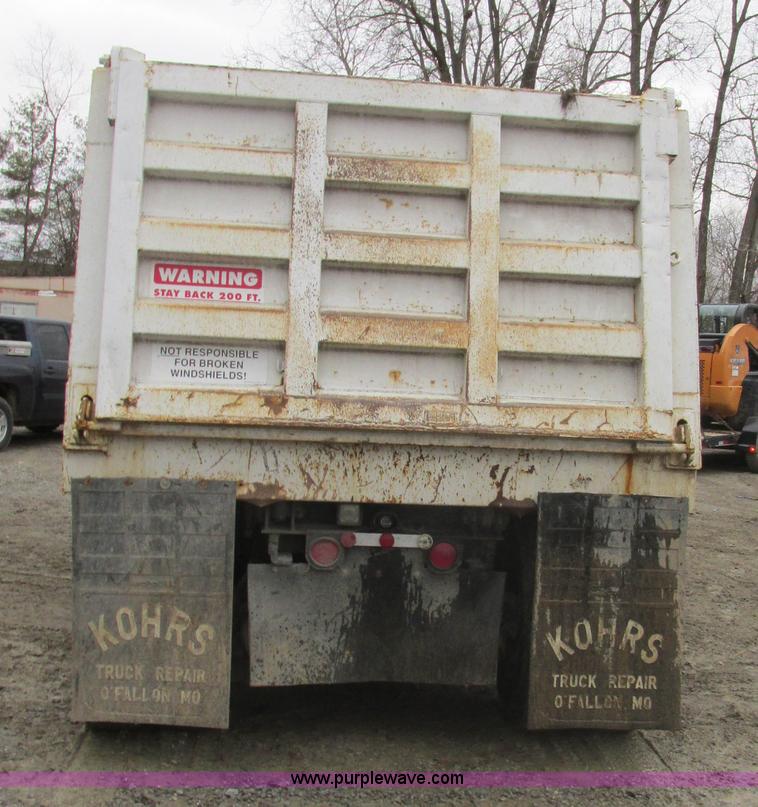 image for item H7597 1999 Sterling L8513 dump truck