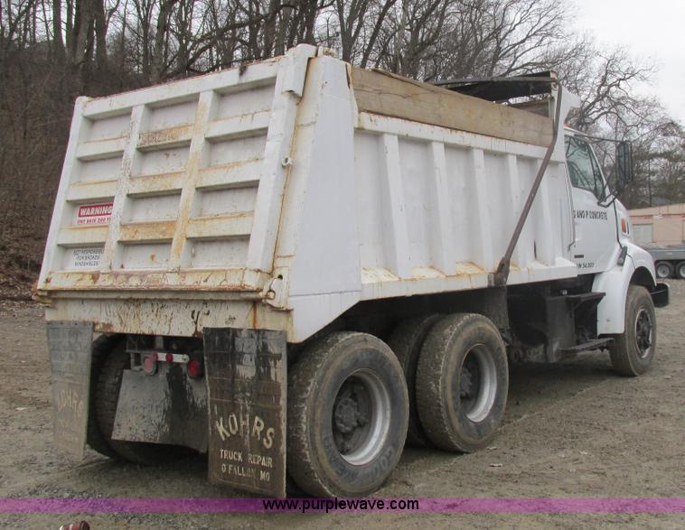 image for item H7597 1999 Sterling L8513 dump truck
