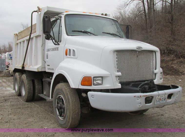 image for item H7597 1999 Sterling L8513 dump truck