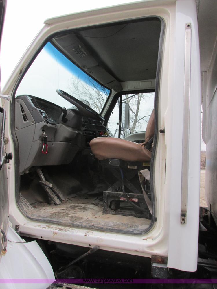 image for item H7597 1999 Sterling L8513 dump truck