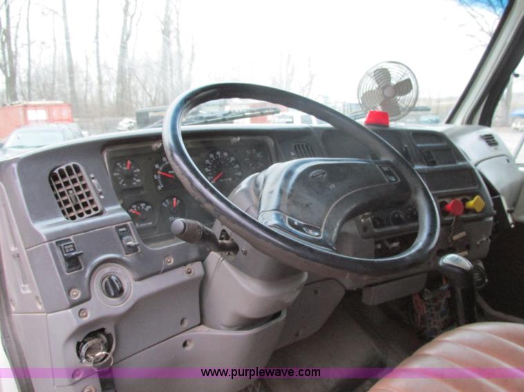 image for item H7597 1999 Sterling L8513 dump truck