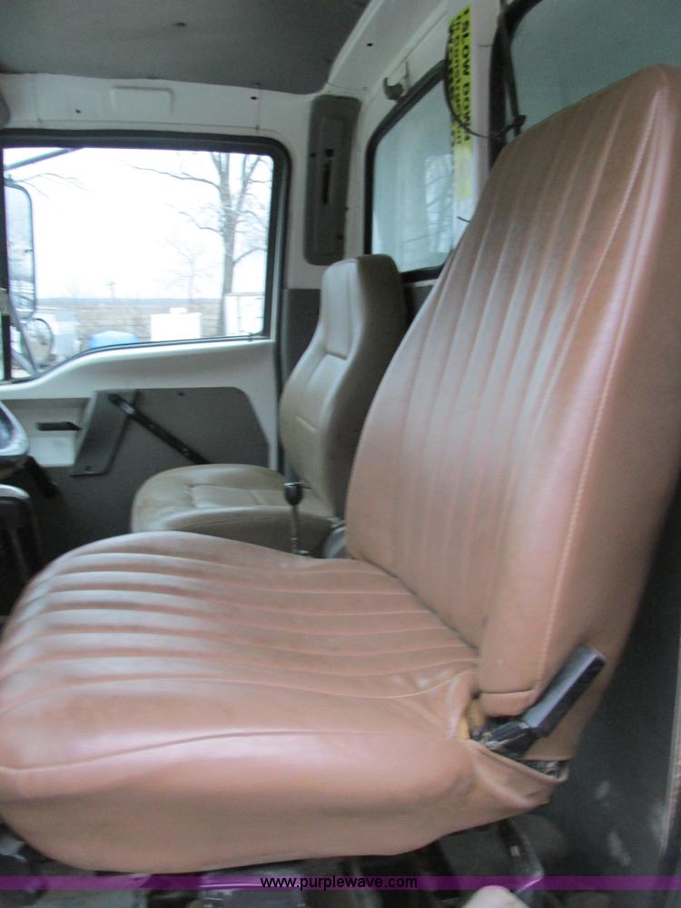 image for item H7597 1999 Sterling L8513 dump truck