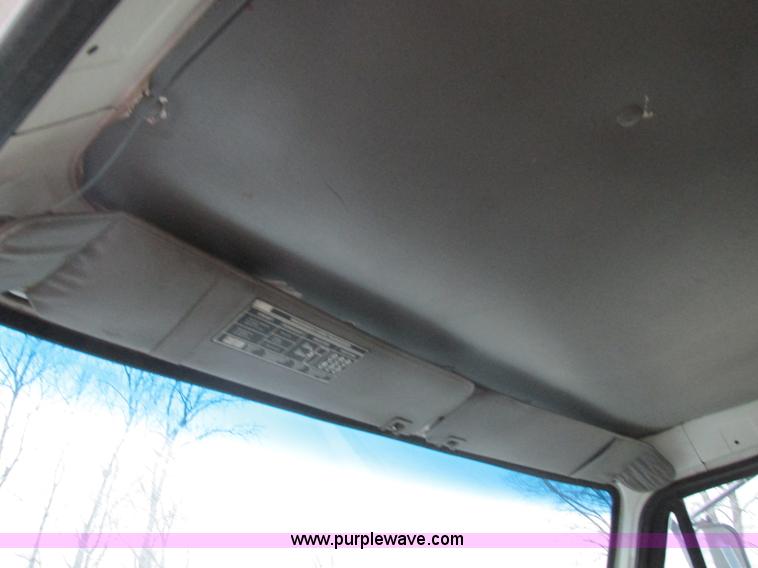 image for item H7597 1999 Sterling L8513 dump truck