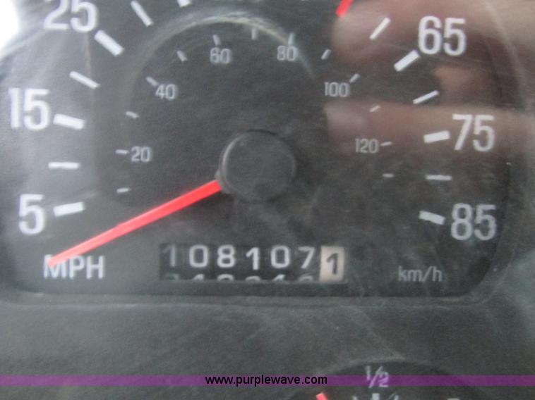 image for item H7597 1999 Sterling L8513 dump truck