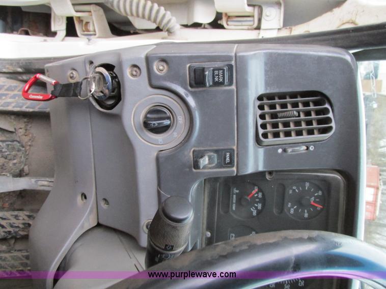 image for item H7597 1999 Sterling L8513 dump truck